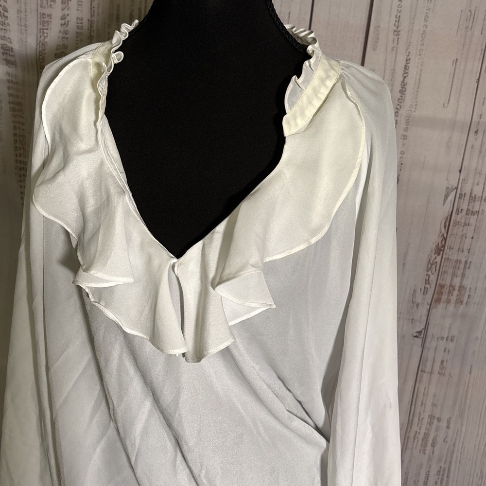 Lilly Pulitzer White Ruffle Neck Long Sleeve Elastic Bottom Blouse - Size L - Picture 2 of 9